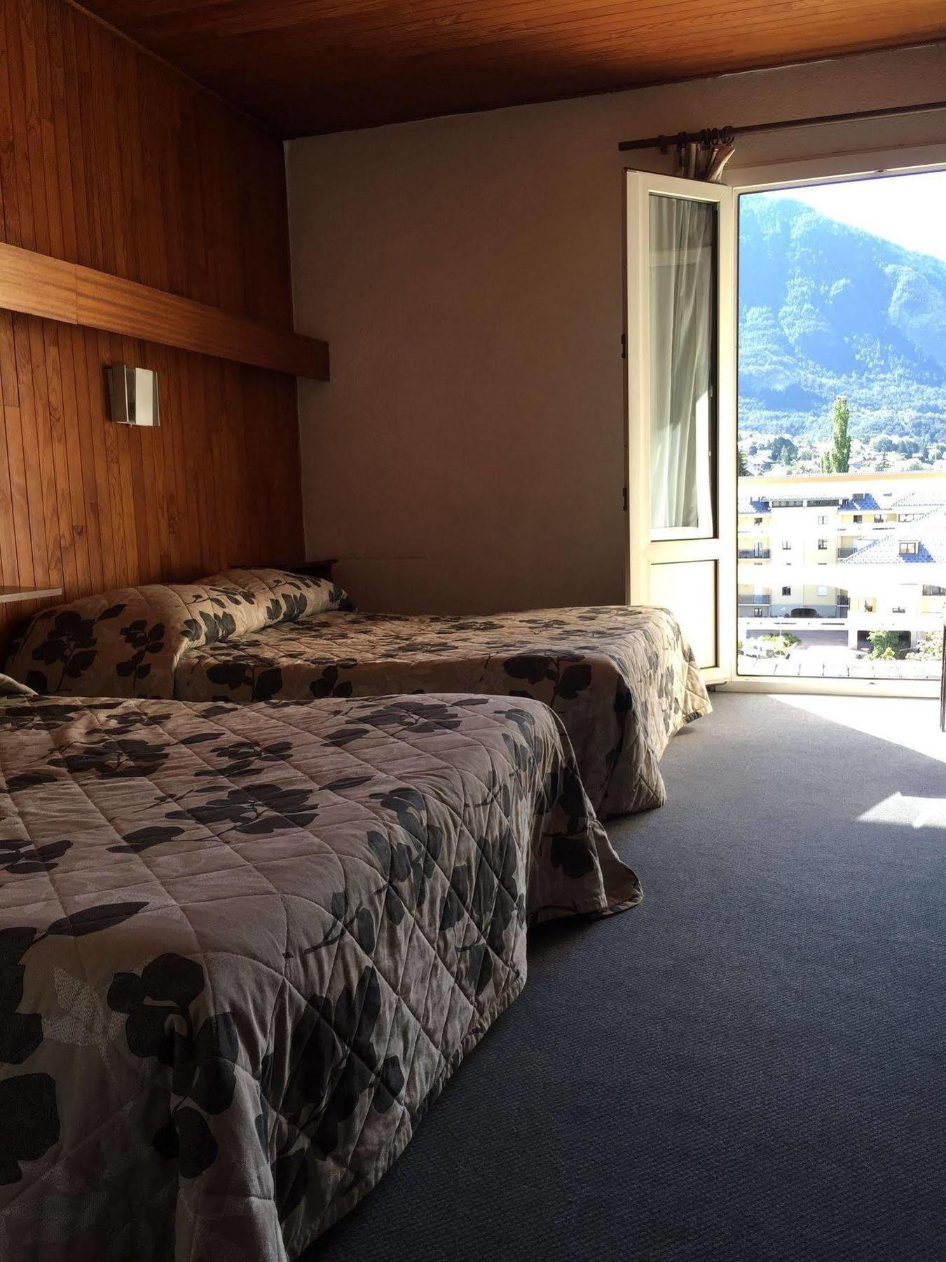 Mont-brison Hotel 2*